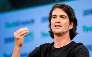 「ウィーワーク」創業者のアダム・ニューマン氏(17年5月、ニューヨーク)=ロイター 「ウィーワーク」創業者のアダム・ニューマン氏(17年5月、ニューヨーク)=ロイター