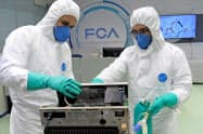 FCAの工場休止は長引いている(人工呼吸器を緊急で生産するブラジルの工場)=ロイター FCAの工場休止は長引いている(人工呼吸器を緊急で生産するブラジルの工場)=ロイター