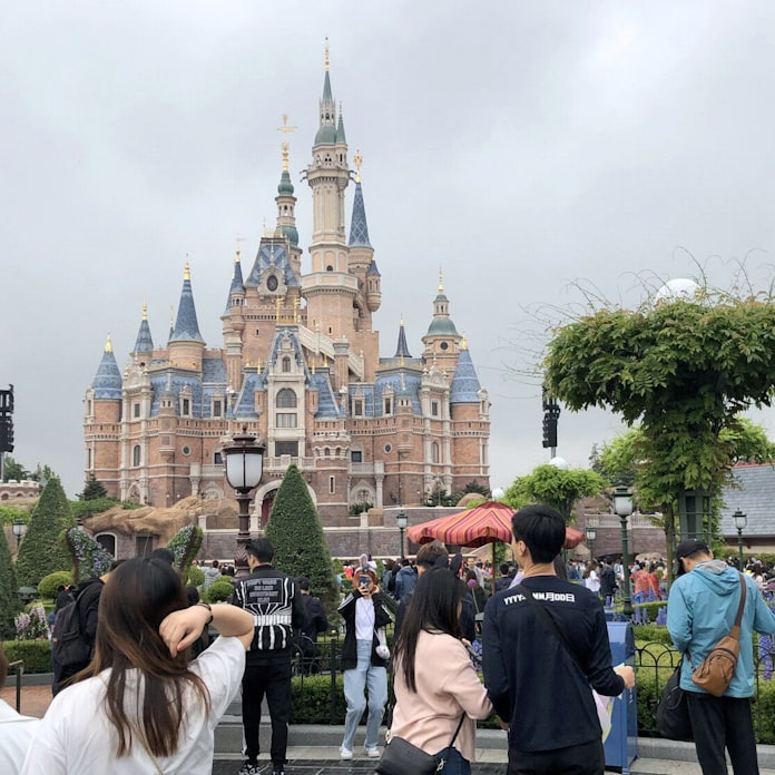 上海ディズニー 11日に全面再開へ 入場者数は制限 日本経済新聞 上海ディズニー 11日に全面再開へ 入場者数は制限 日本経済新聞
