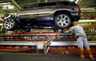 GMは米国とカナダの生産を18日に再開する(テキサス州の完成車工場)=ロイター GMは米国とカナダの生産を18日に再開する(テキサス州の完成車工場)=ロイター