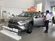 トヨタ自動車の4月の中国新車販売は前年同期比で微増を確保した(広東省広州市の販売店) トヨタ自動車の4月の中国新車販売は前年同期比で微増を確保した(広東省広州市の販売店)
