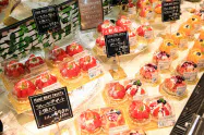 店内調理する自前の商品を拡充する 店内調理する自前の商品を拡充する