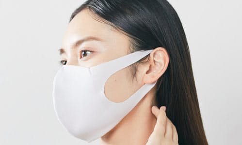 生地端を切りっぱなしにした肌着素材を使った