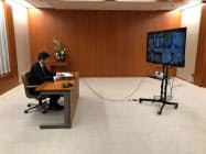 大井川知事は西村経済財政・再生相や他の知事とのテレビ会議に参加した(茨城県庁) 大井川知事は西村経済財政・再生相や他の知事とのテレビ会議に参加した(茨城県庁)