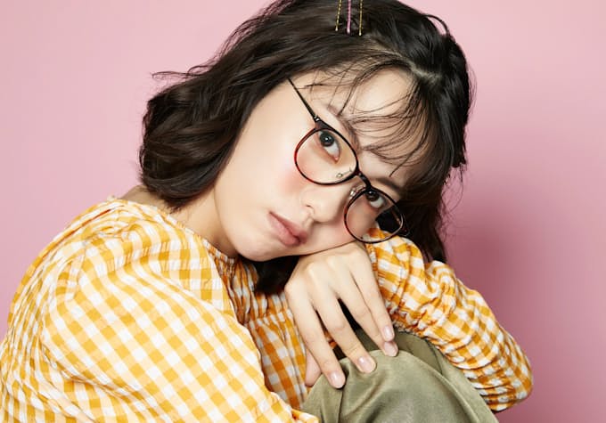 ジンズ 女性向け眼鏡を発売へ メークのカリスマ監修 日本経済新聞 ジンズ 女性向け眼鏡を発売へ メークのカリスマ監修 日本経済新聞