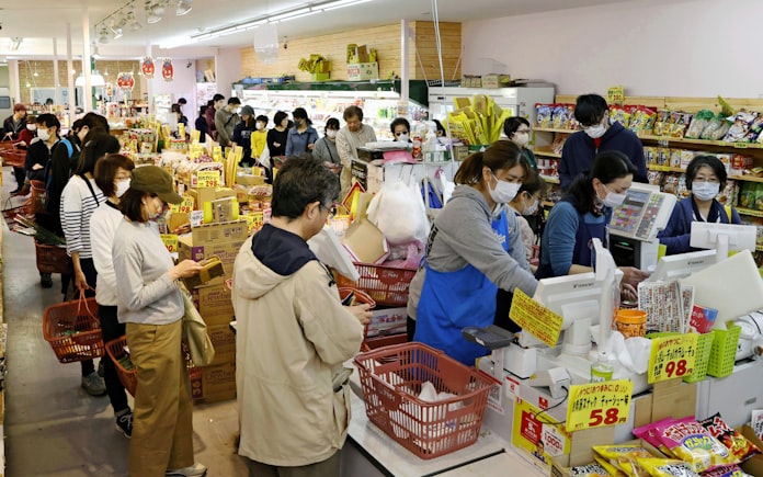 新型コロナ 有事のスーパー 格差のコンビニ コロナ禍で明暗 日本経済新聞 新型コロナ 有事のスーパー 格差のコンビニ コロナ禍で明暗 日本経済新聞