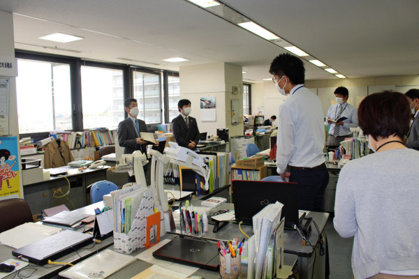 堺市 出勤時間は7種類 コロナ後にらみ家庭に配慮 日本経済新聞 堺市 出勤時間は7種類 コロナ後にらみ家庭に配慮 日本経済新聞