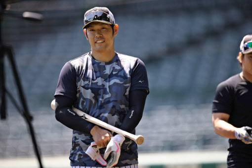 がんから復帰の阪神 原口 捕手で出場に思い強く 日本経済新聞 がんから復帰の阪神 原口 捕手で出場に思い強く 日本経済新聞