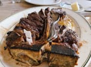 老舗ステーキハウス「ピーター・ルーガー」がデリバリーを開始(看板メニューのポーターハウス・ステーキ) 老舗ステーキハウス「ピーター・ルーガー」がデリバリーを開始(看板メニューのポーターハウス・ステーキ)