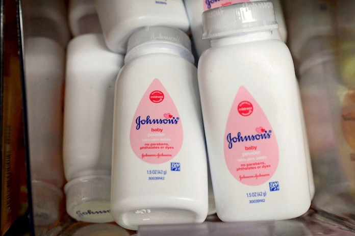 米j J 北米でベビーパウダー販売中止 発がん性指摘 日本経済新聞