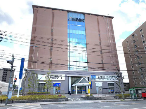 持ち株会社体制に移行する広島銀行(広島市内の仮本店)