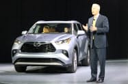 トヨタ自動車は19年のニューヨーク自動車ショーで新型SUVを発表した トヨタ自動車は19年のニューヨーク自動車ショーで新型SUVを発表した