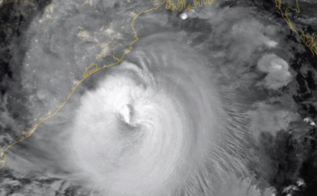 インドやバングラデシュを襲ったサイクロン「アンファン」(NASA Earth Observatoryの画像から) インドやバングラデシュを襲ったサイクロン「アンファン」(NASA Earth Observatoryの画像から)