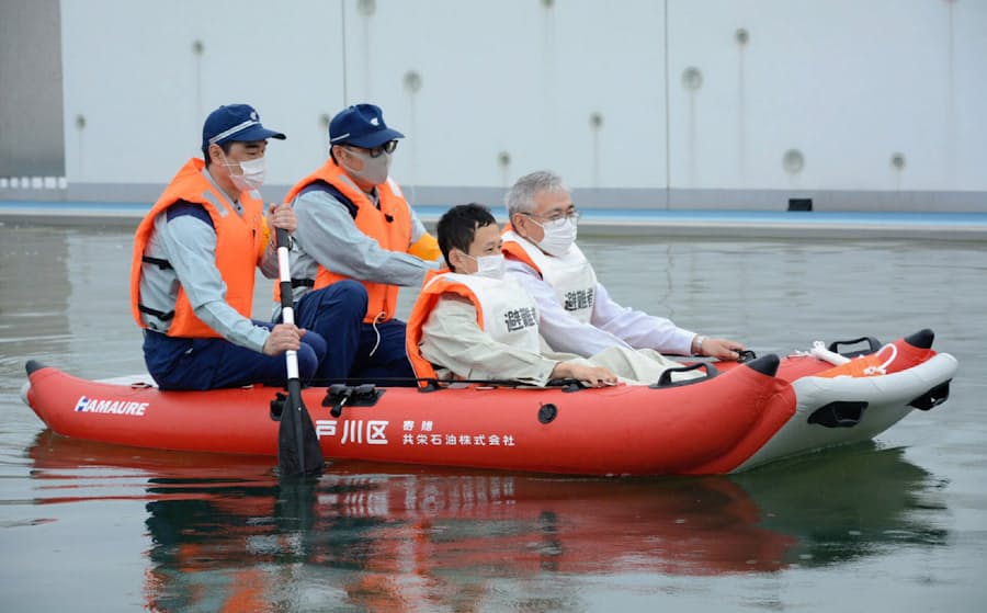 東京都江戸川区 水害に備え100カ所超に救助ボート 日本経済新聞