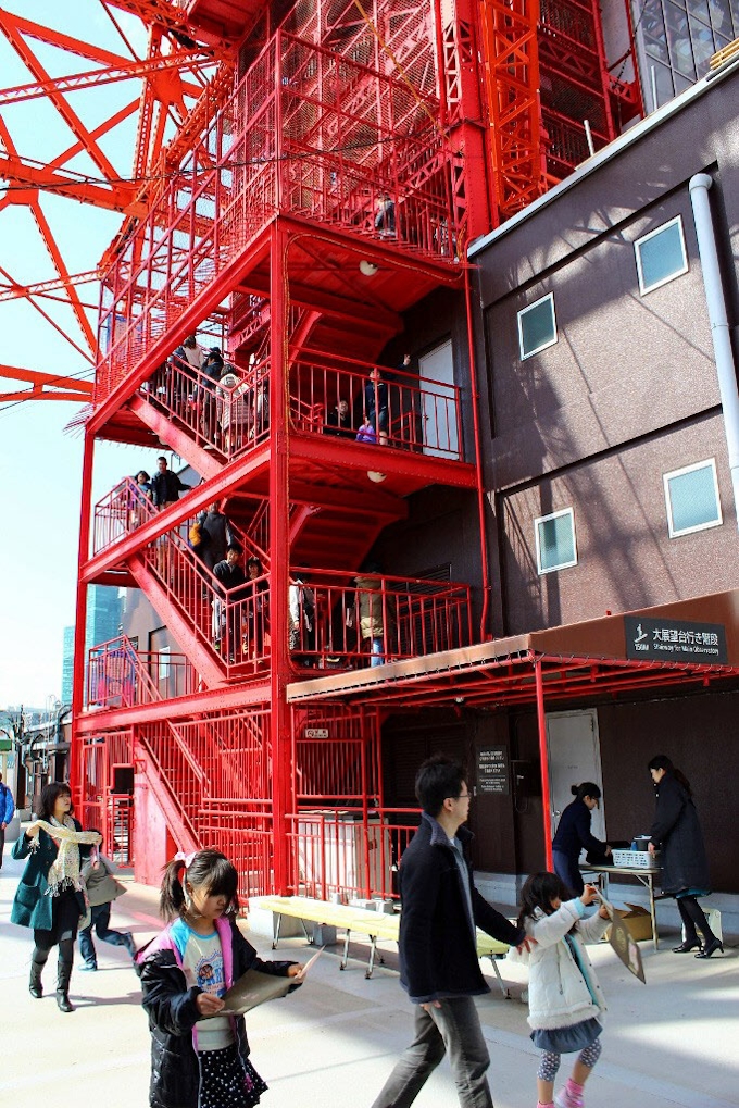 東京タワーが28日から営業再開 エレベーターの人数制限 日本経済新聞