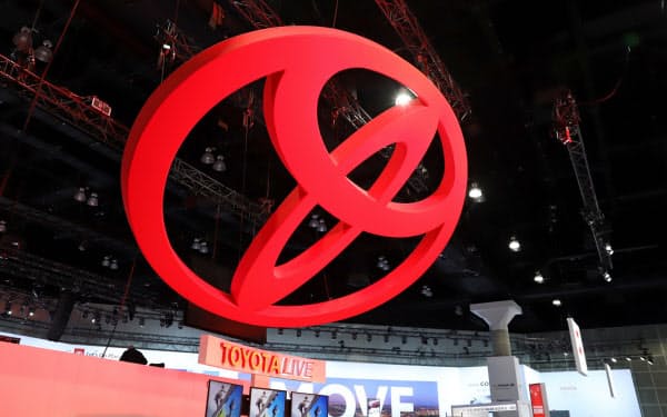 コロナ感染拡大による各地での外出規制や販売店の営業停止が響いた