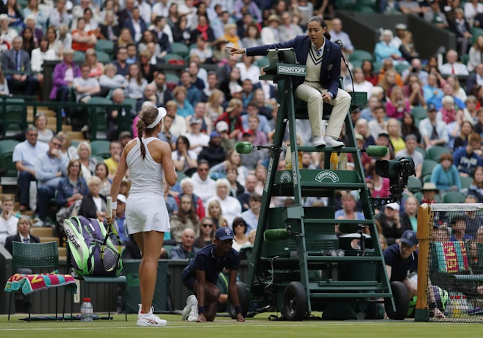 テニス日本人審判なぜ少ない 語学 報酬 時間の壁 日本経済新聞 テニス日本人審判なぜ少ない 語学 報酬 時間の壁 日本経済新聞