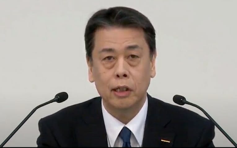 オンラインで記者会見する日産の内田誠社長(28日) オンラインで記者会見する日産の内田誠社長(28日)