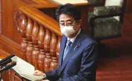 参院本会議で答弁する安倍首相(29日) 参院本会議で答弁する安倍首相(29日)