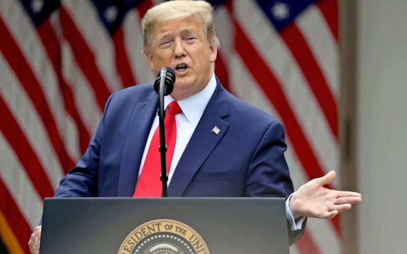 トランプ米大統領は対中制裁として香港の優遇措置を見直すと発表した=ロイター トランプ米大統領は対中制裁として香港の優遇措置を見直すと発表した=ロイター