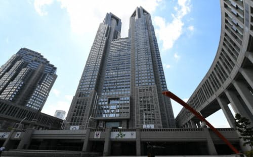 「東京アラート」を発出した場合は、東京都庁舎などを赤くライトアップする