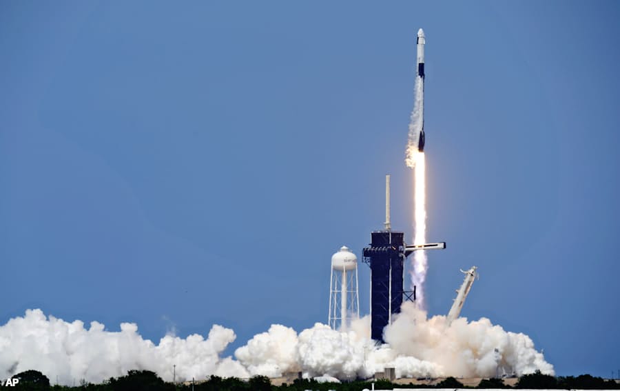 米新型宇宙船打ち上げ スペースx主導 9年ぶり有人 日本経済新聞