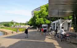 テークアウト方式で開店したオープンカフェ テークアウト方式で開店したオープンカフェ