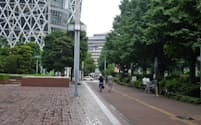 小雨が降る選考解禁日の6月1日。東京・西新宿では就活生の姿はまばらだった