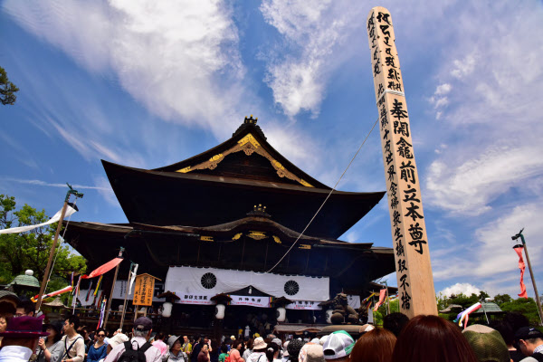 新型コロナ 長野の観光打撃長引く 善光寺御開帳2022年春に延期で 日本経済新聞