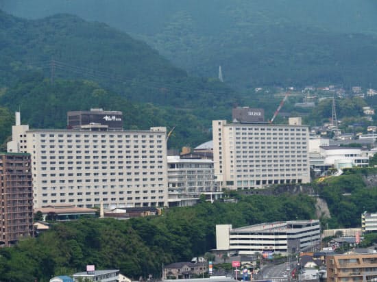 新型コロナ 別府 杉乃井ホテル 12日に営業再開へ 日本経済新聞