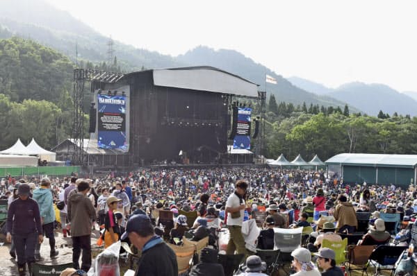 フジロックフェスティバルの会場(2018年7月、新潟県湯沢町)=共同