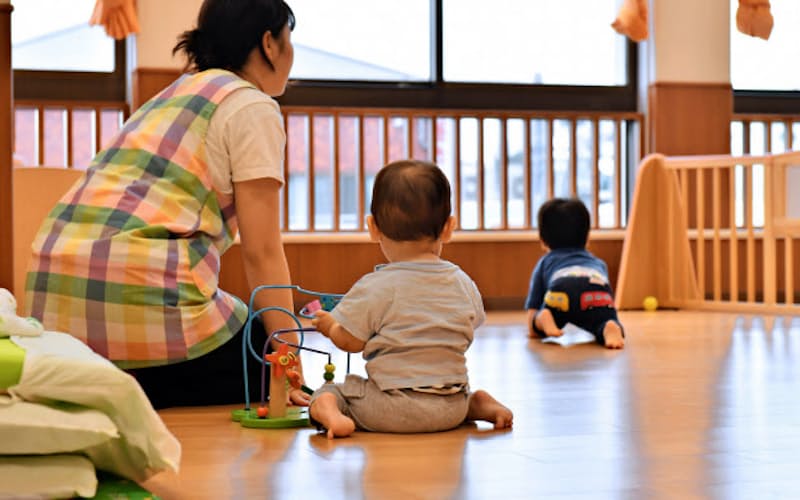 自治体は施設整備を進め、保育所の定員増に力を入れてきた 自治体は施設整備を進め、保育所の定員増に力を入れてきた