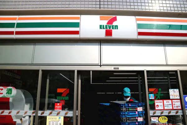 コンビニで生保の加入契約が可能になる(都内のセブンイレブンの店舗)