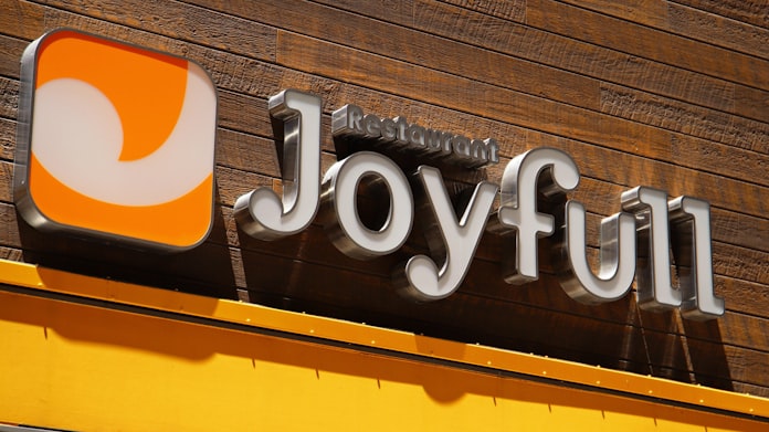 æ°åã³ãã ãã¡ãã¬ã¹ã®ã¸ã§ã¤ãã« 200åºéé㸠ç´å¶åºã®3å² æ¥æ¬çµæ¸æ°è