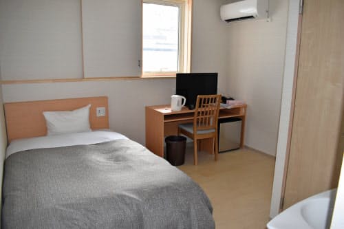 21室はビジネス客向けのシングルルームに改装(山形県上山市)