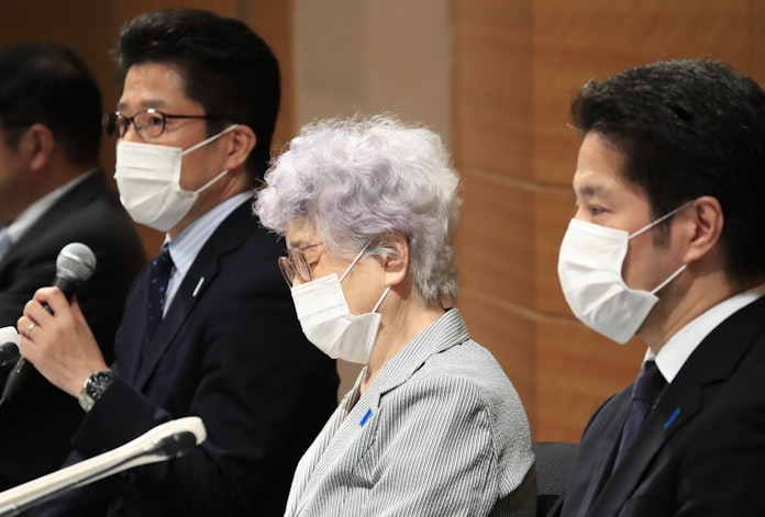 二人三脚で頑張った 横田滋さんを見送った早紀江さん 日本経済新聞 二人三脚で頑張った 横田滋さんを見送った早紀江さん 日本経済新聞