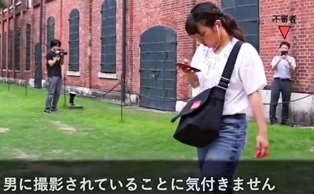 愛知県警は「歩きスマホ」の危険性を訴える動画を作成し、「ユーチューブ」に公開した 愛知県警は「歩きスマホ」の危険性を訴える動画を作成し、「ユーチューブ」に公開した