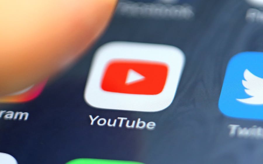 ギター演奏し動画投稿したい Cd音源利用は要注意 日本経済新聞