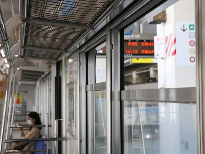 新型コロナ 電車の換気 窓開閉どうする 夏控え鉄道各社困惑 日本経済新聞 新型コロナ 電車の換気 窓開閉どうする 夏控え鉄道各社困惑 日本経済新聞