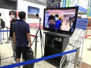 搭乗口のサーモグラフィーカメラで体温を測定 搭乗口のサーモグラフィーカメラで体温を測定