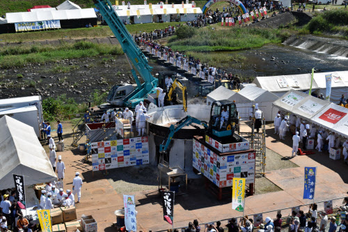 新型コロナ 山形の 日本一の芋煮会フェスティバル 中止 日本経済新聞