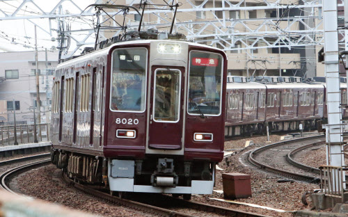 新型コロナ 阪急 阪神 電車内を抗ウイルス加工 日本経済新聞