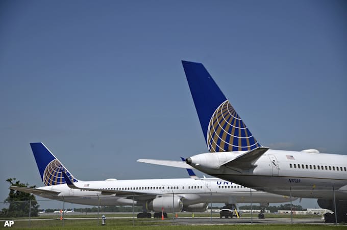 新型コロナ 米ユナイテッド 借り入れ枠5400億円 マイレージ担保 日本経済新聞