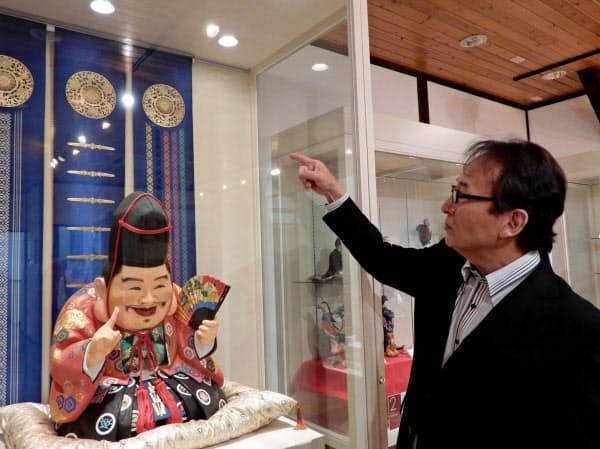 常設展示では博多人形や博多織の作品を紹介(福岡市)