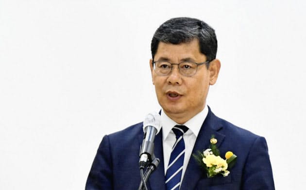 5月、ソウルで開かれた北朝鮮支援団体の会合で発言する韓国の金錬鉄統一相=共同 5月、ソウルで開かれた北朝鮮支援団体の会合で発言する韓国の金錬鉄統一相=共同