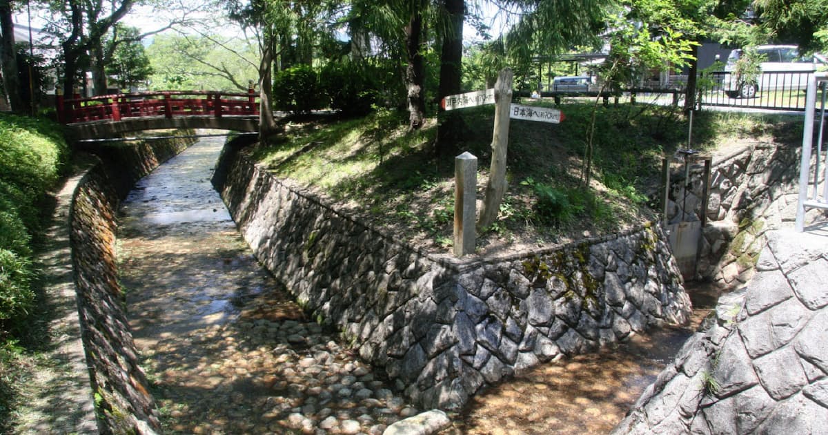 本州一低い分水嶺 丹波の町なかに 氷上回廊 魚も往来 日本経済新聞 本州一低い分水嶺 丹波の町なかに 氷上回廊 魚も往来 日本経済新聞