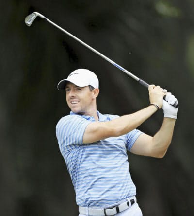 RBCヘリテージの練習ラウンドでショットを放つロリー・マキロイ(17日、ヒルトンヘッド)=ゲッティ共同