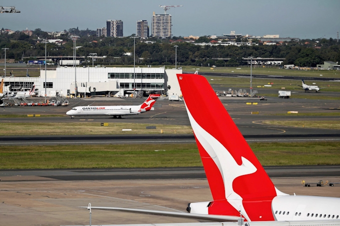新型コロナ 豪カンタス 10月下旬まで国際線の運休継続 日本経済新聞