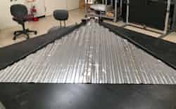 動力を使わずに開くシート状の部材(サカセ・アドテック提供) 動力を使わずに開くシート状の部材(サカセ・アドテック提供)