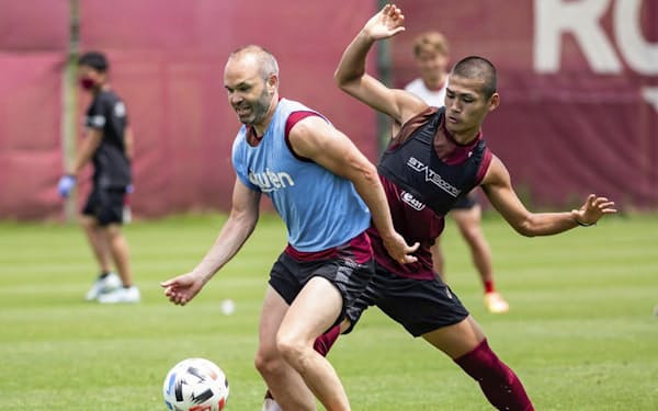 両刃の剣になる 5人交代制 Jリーグにどう影響 日本経済新聞 両刃の剣になる 5人交代制 Jリーグにどう影響 日本経済新聞